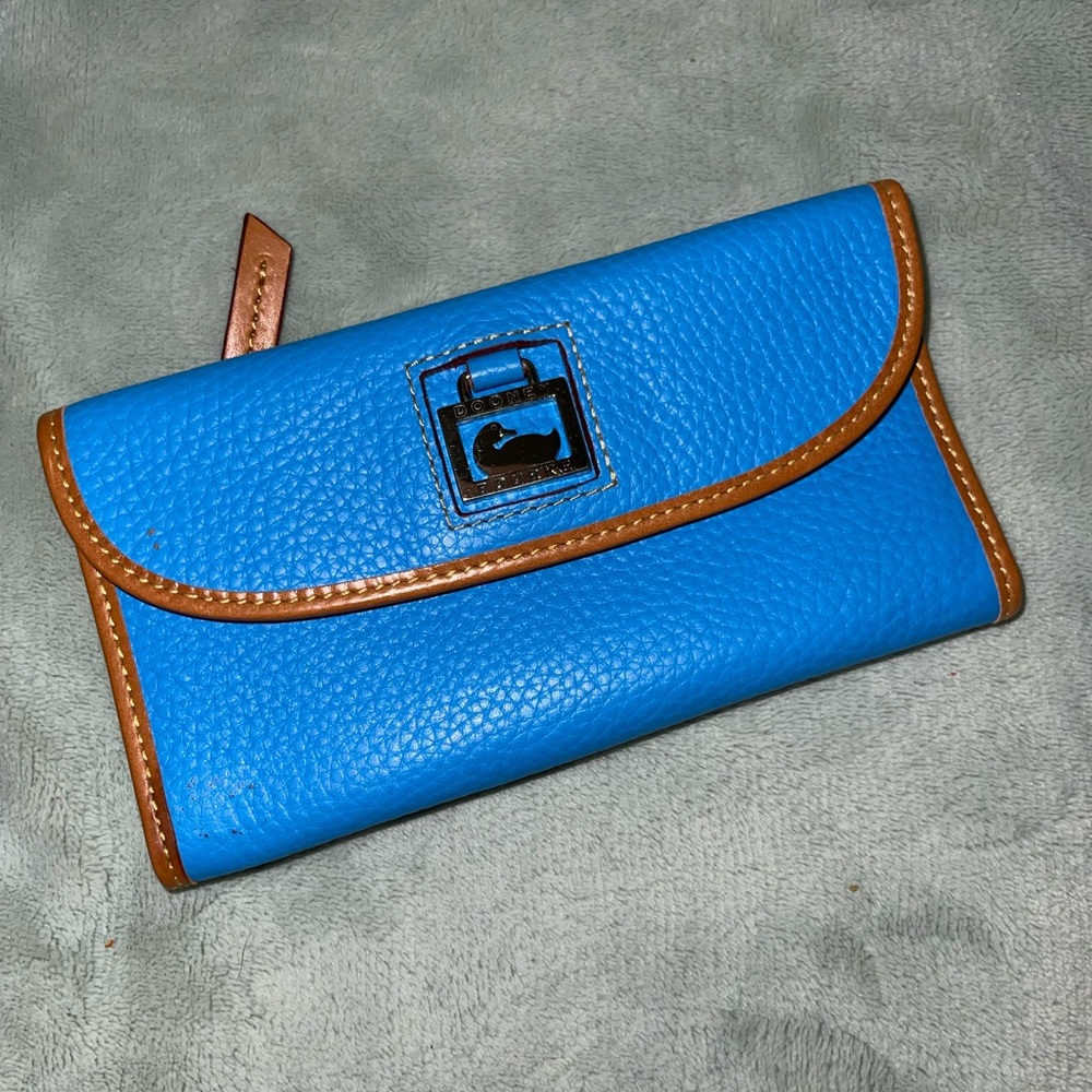 DOONEY & BOURKE - Pebble Grain Continental Clutch
